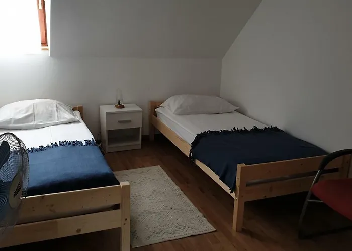 Osvald Casa de hóspedes Zirovnica