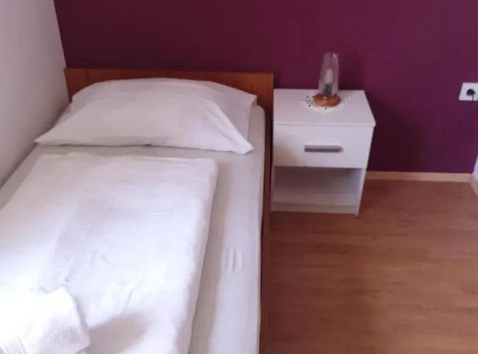 Guest house Osvald Zirovnica